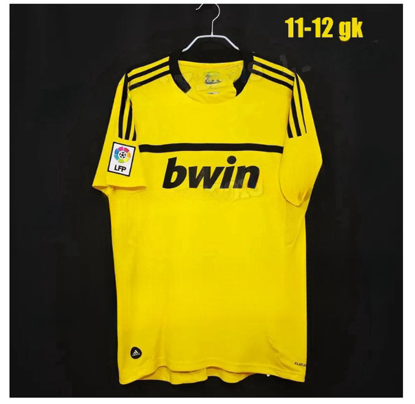 Retro Real Madrids Soccer Jerseys GUTI Ramos SEEDORF CARLOS RONALDO ZIDANE RAUL Vintage 1984-2024 Football Shirt FIGO Long Sleeve Shorts 11 12 13 14 15 16 17 Men Jerseys